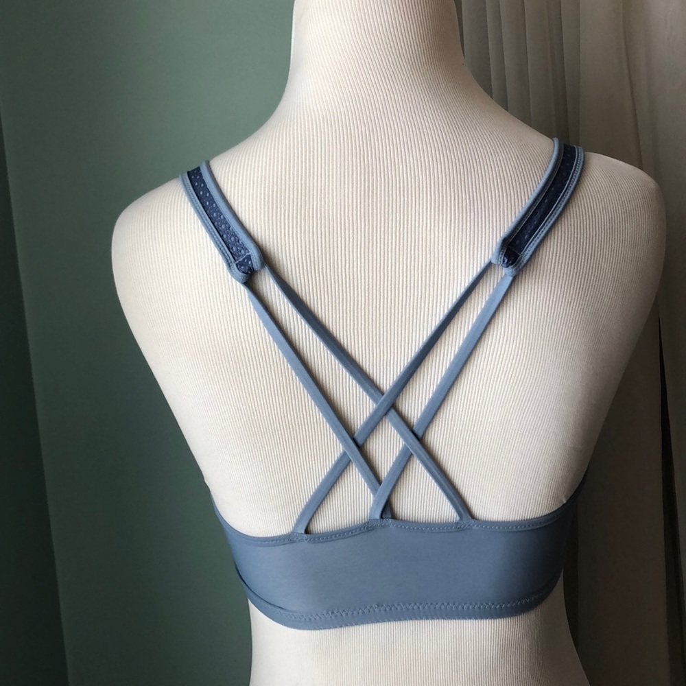 ✨SALE✨ NWOT - Blue Sports Bra - Cross Back - Small